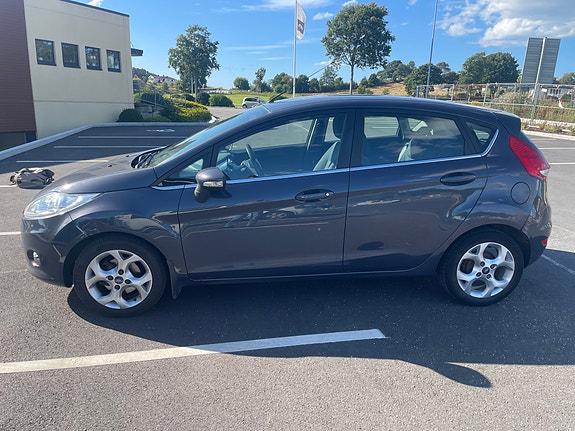 Ford Fiesta 2 of 9