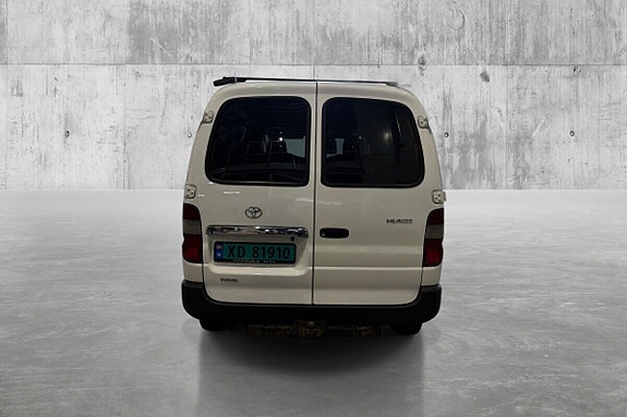Toyota HiAce 13 of 22