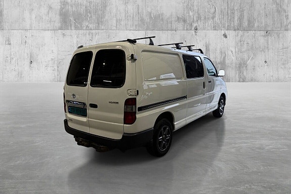 Toyota HiAce 15 of 22