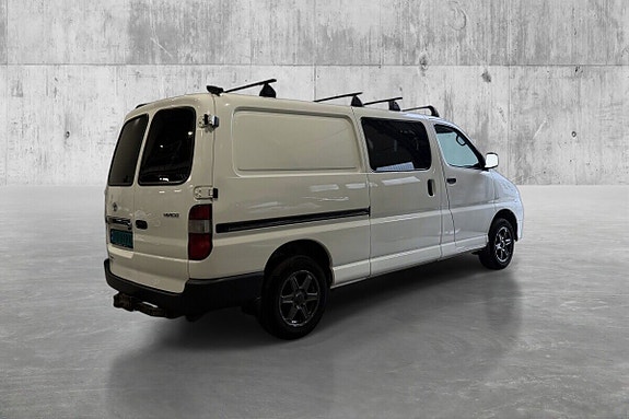 Toyota HiAce 12 of 22