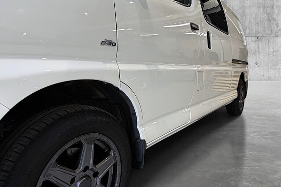 Toyota HiAce 8 of 22
