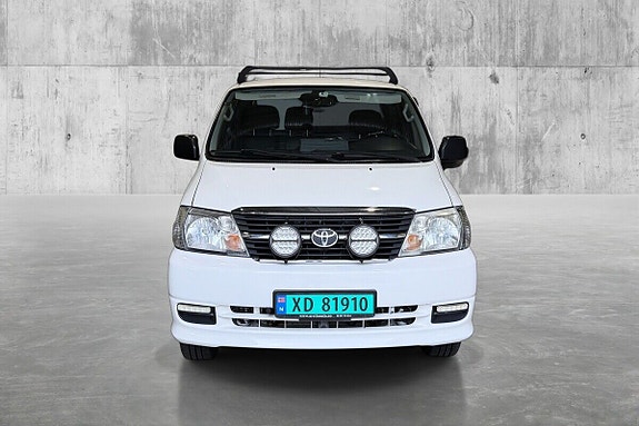 Toyota HiAce 2 of 22
