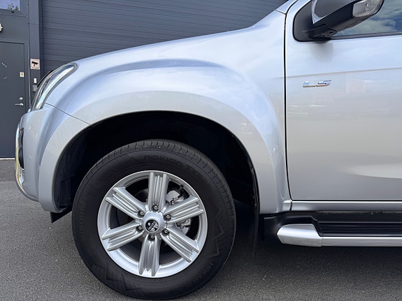 Isuzu D-max 12 of 30
