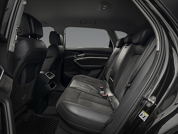 Audi e-tron 14 of 20
