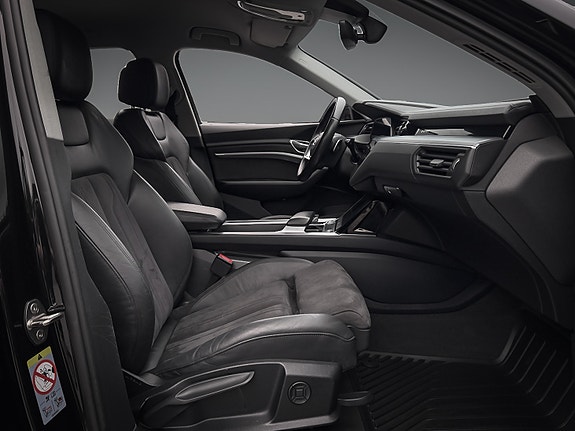 Audi e-tron 13 of 20