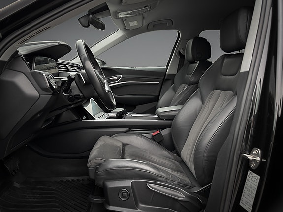 Audi e-tron 11 of 20