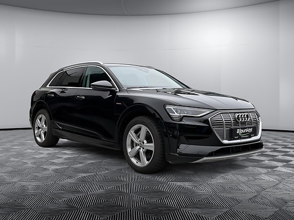 Audi e-tron 7 of 20
