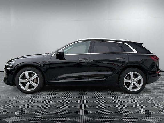 Audi e-tron 2 of 20