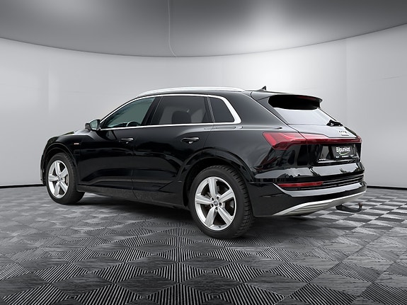 Audi e-tron 5 of 20