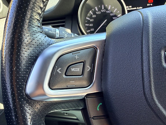 Land Rover Range Rover Evoque 21 of 28