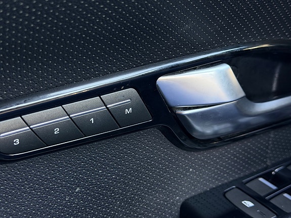 Land Rover Range Rover Evoque 25 of 28