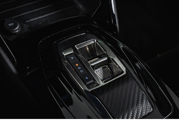 Peugeot e-2008 19 of 28