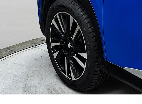 Peugeot e-2008 8 of 28