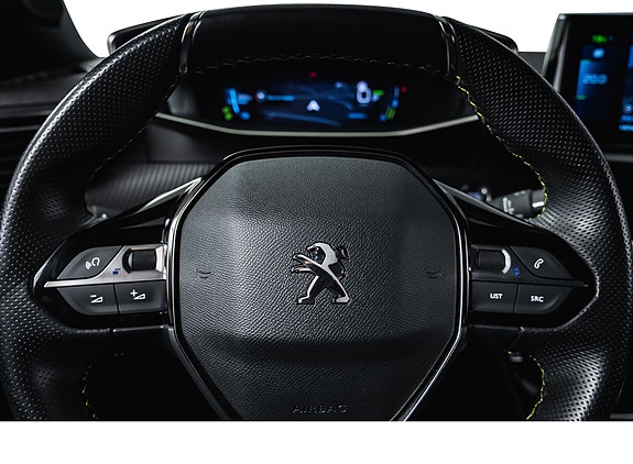Peugeot e-2008 22 of 28