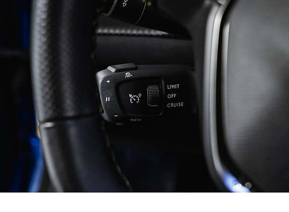 Peugeot e-2008 25 of 28