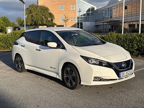 Nissan Leaf 2 of 9