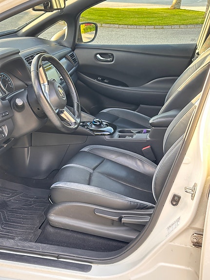 Nissan Leaf 6 of 9