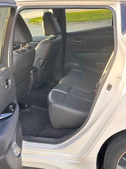 Nissan Leaf 7 of 9