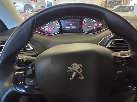 Peugeot 308 9 of 25