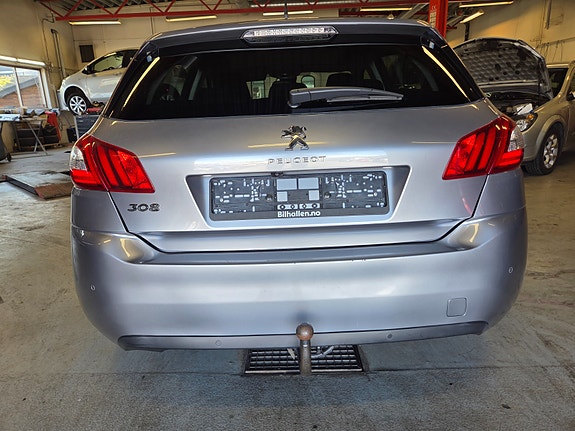 Peugeot 308 8 of 25
