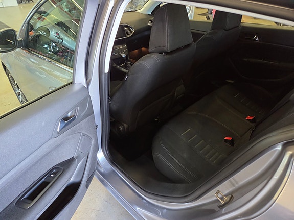 Peugeot 308 18 of 25