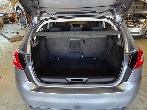 Peugeot 308 19 of 25