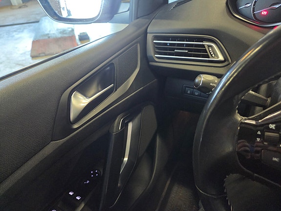 Peugeot 308 12 of 25