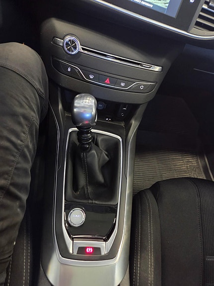 Peugeot 308 11 of 25