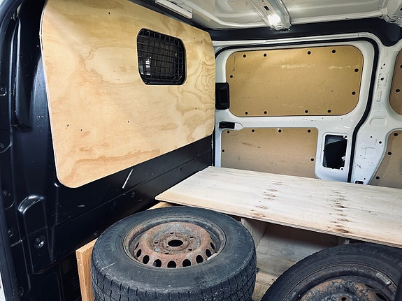 Ford Transit 21 of 28