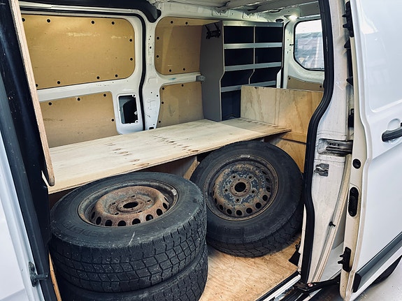Ford Transit 19 of 28