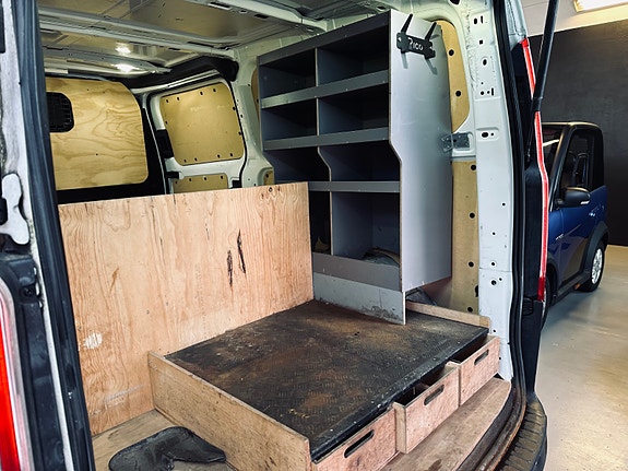 Ford Transit 24 of 28
