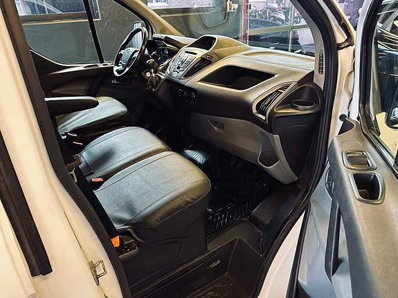 Ford Transit 13 of 28