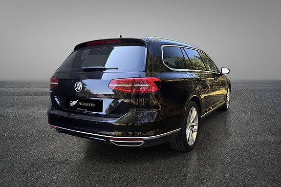 Volkswagen Passat 4 of 20