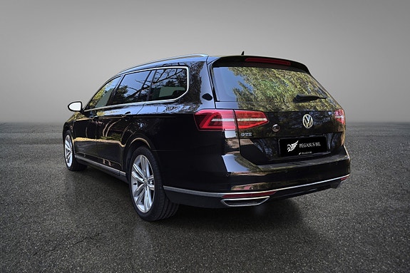 Volkswagen Passat 7 of 20