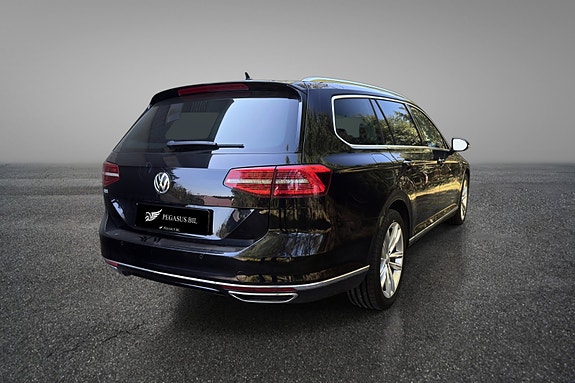 Volkswagen Passat 5 of 20