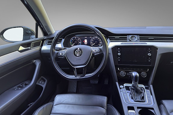 Volkswagen Passat 10 of 20