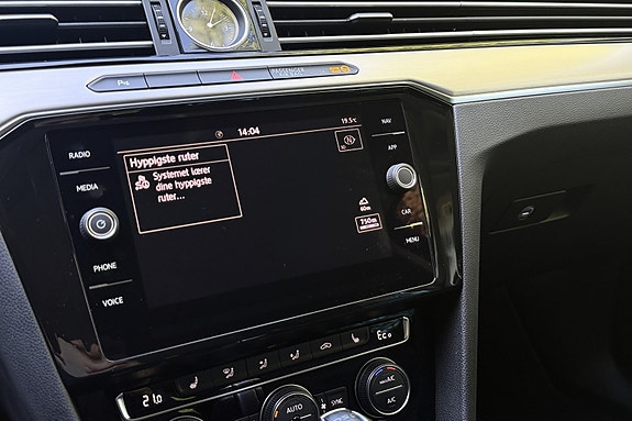 Volkswagen Passat 17 of 20