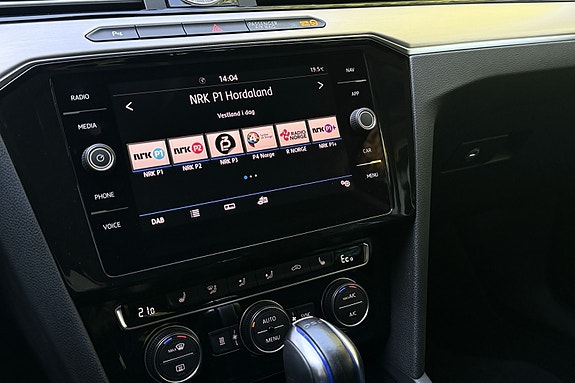 Volkswagen Passat 18 of 20