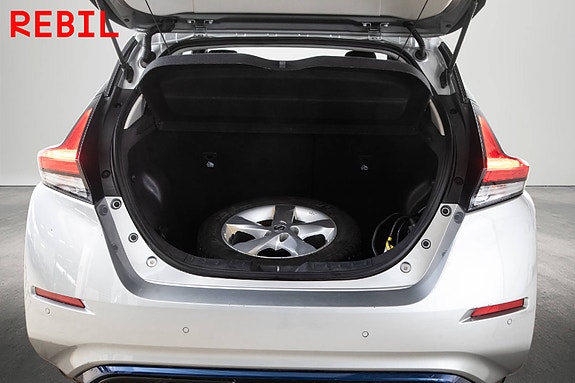 Nissan Leaf 24 of 26