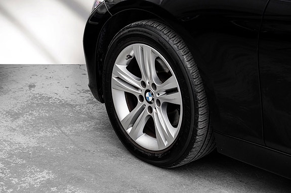 BMW 320d 9 of 22
