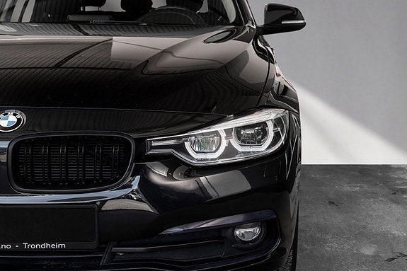 BMW 320d 4 of 22
