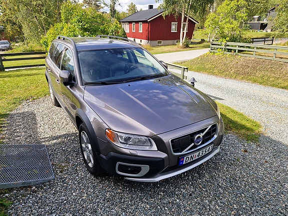 Volvo XC70 4 of 19