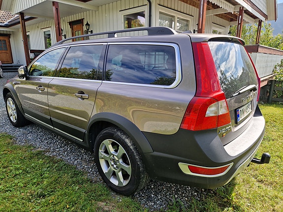 Volvo XC70 3 of 19
