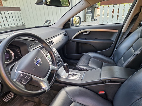 Volvo XC70 8 of 19