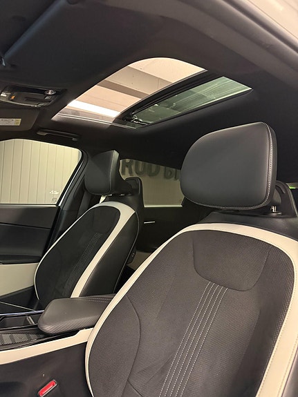 Kia EV6 10 of 30