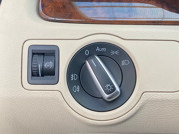Volkswagen Passat CC 24 of 30