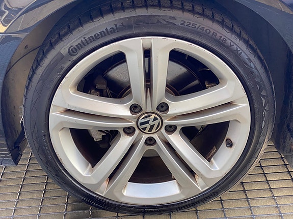 Volkswagen Passat CC 20 of 30