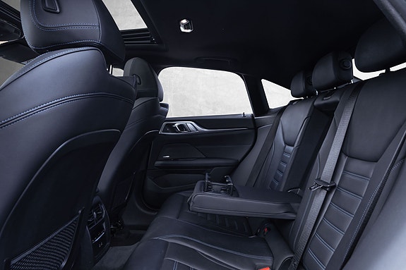 BMW i4 27 of 30