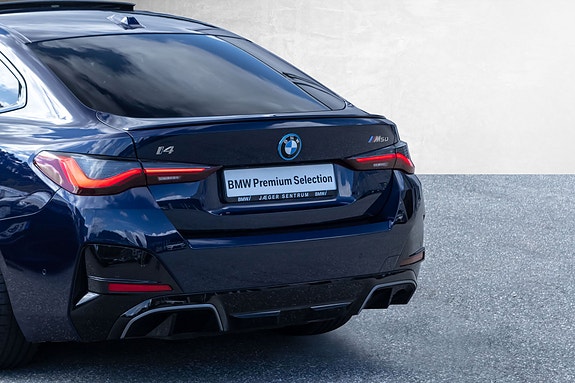 BMW i4 7 of 30