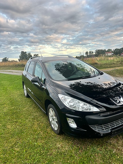 Peugeot 308 SW 9 of 16